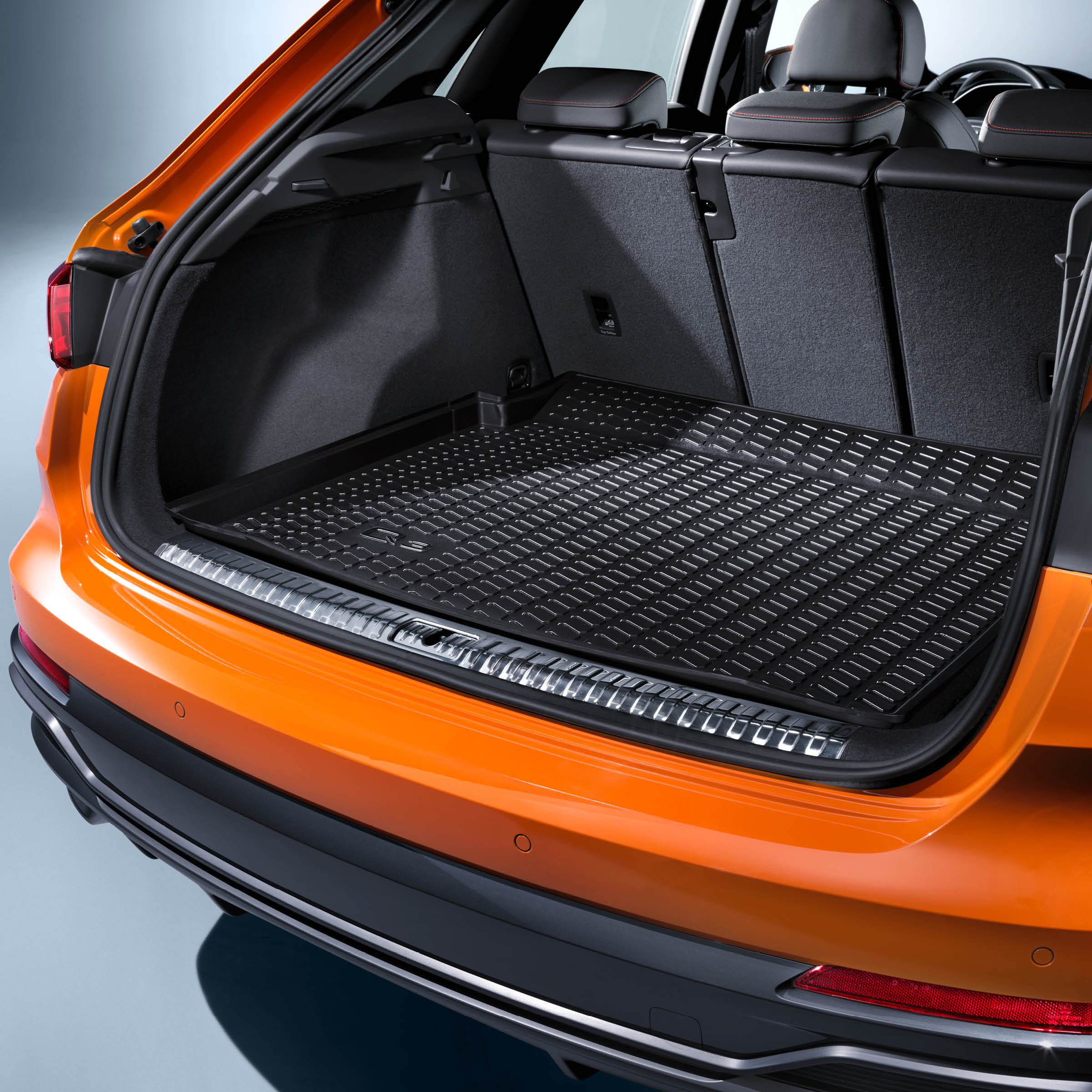 Audi 8S7061180 Gepäckraumschale Kofferraumeinlage Schutzmatte mit